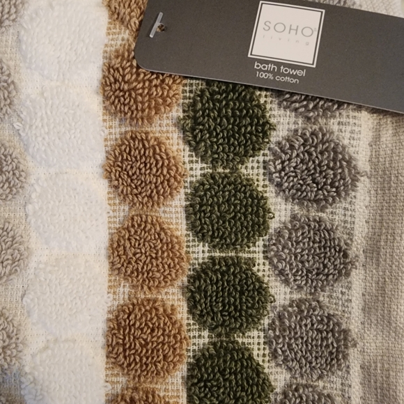 Soho Living One Bath Towel Dot Striped Green Tan Gray White - Picture 2 of 3